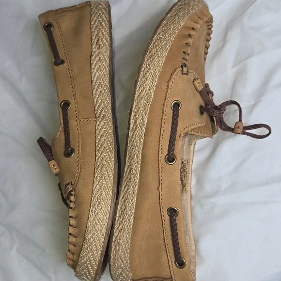 UGG TYLIN 6 NWOB DECK SHOE Chestnut Nubuck Leather Lamb Fur Lined Boat Classic - Picture 13 of 16